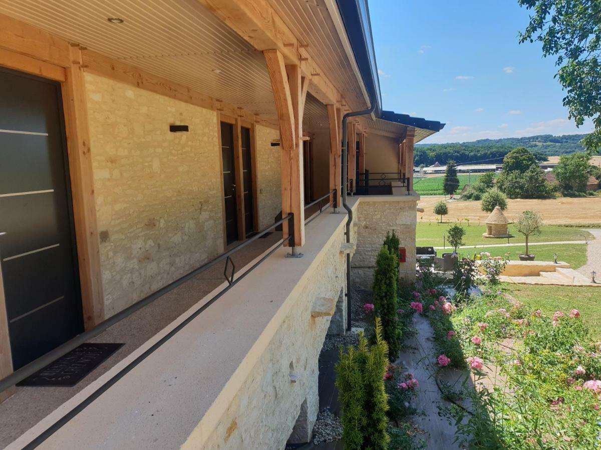 L'Etable Gourmande Chambres D'Hotes Et Ferme Auberge Aubas Exterior photo
